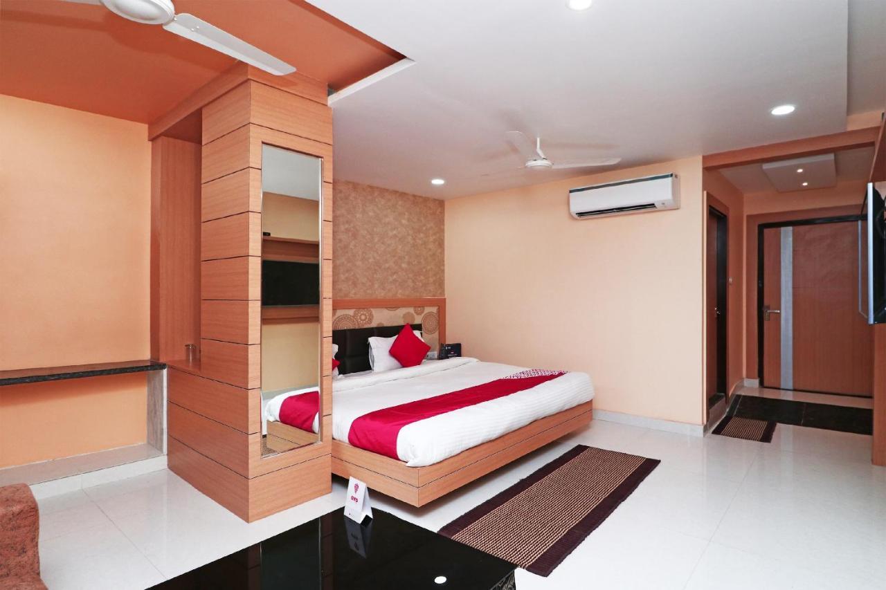 Capital O Hotel Sapphire Inn Gorakhpur Bagian luar foto