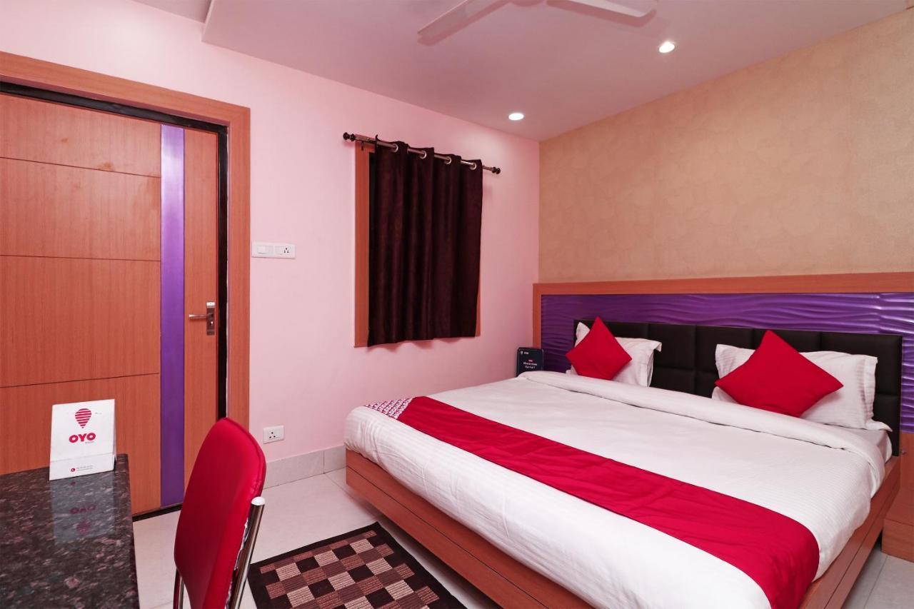 Capital O Hotel Sapphire Inn Gorakhpur Bagian luar foto