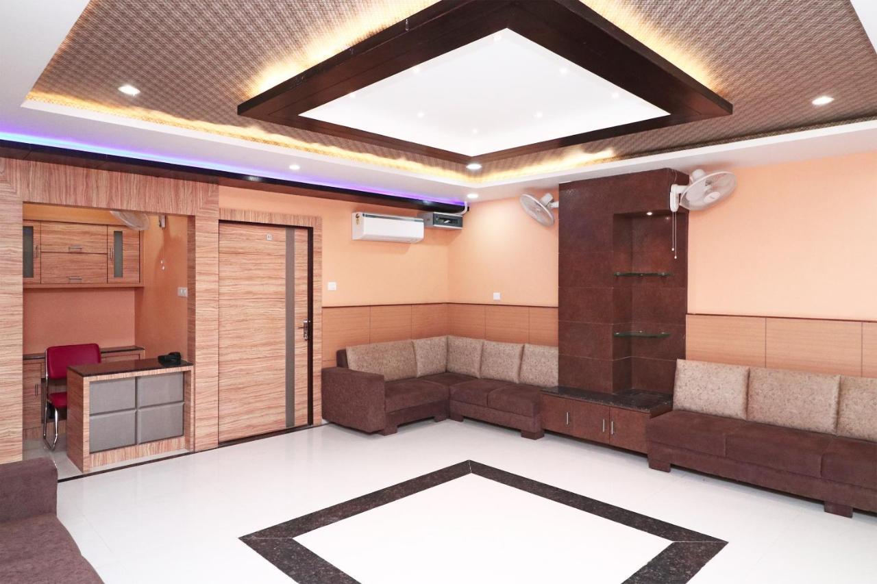 Capital O Hotel Sapphire Inn Gorakhpur Bagian luar foto
