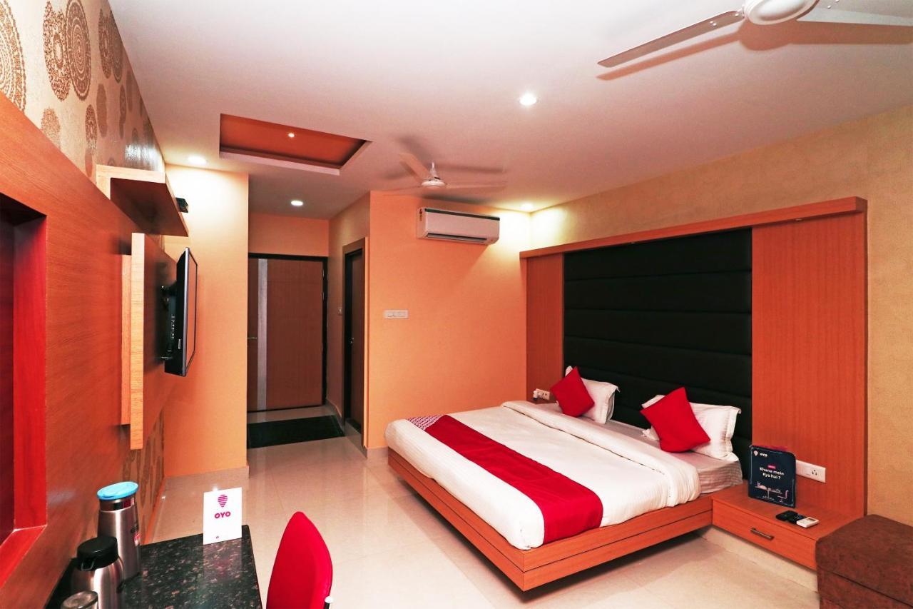 Capital O Hotel Sapphire Inn Gorakhpur Bagian luar foto